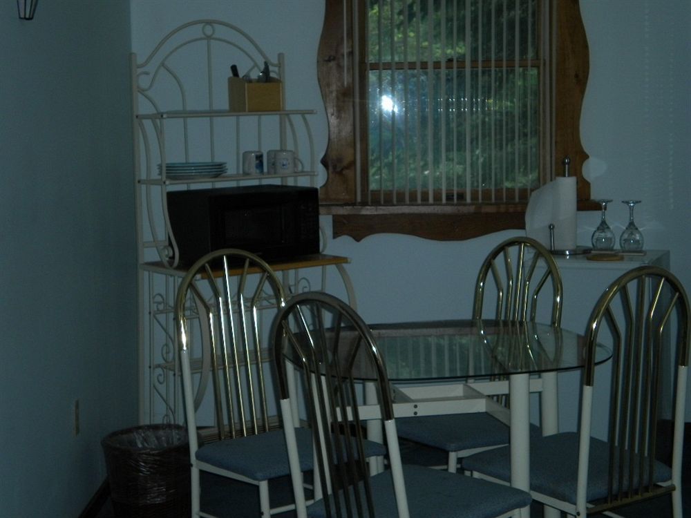 Bears Lair Inn Stowe Exterior photo